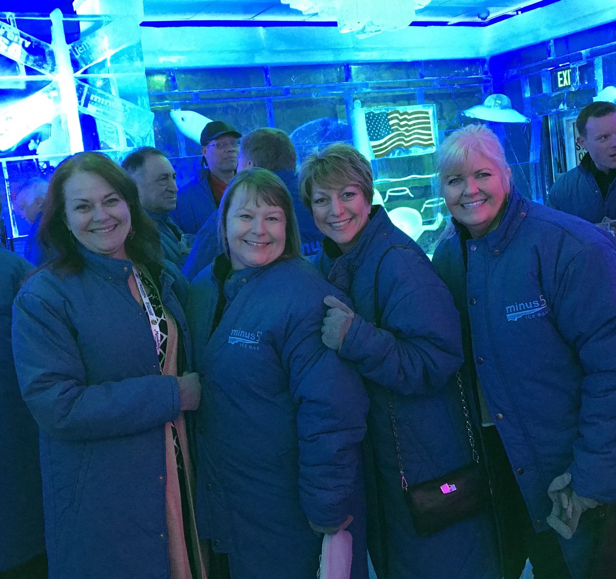 JCarter365's tweet photo. Chilin’ @ the WIN event! https://t.co/ploiaUkFwT
