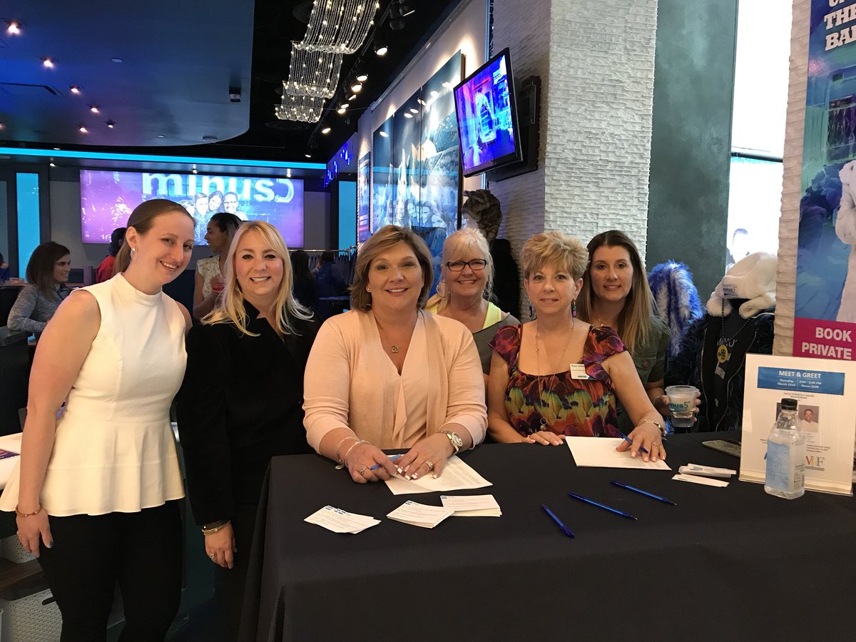 JCarter365's tweet photo. Chilin’ @ the WIN event! https://t.co/ploiaUkFwT