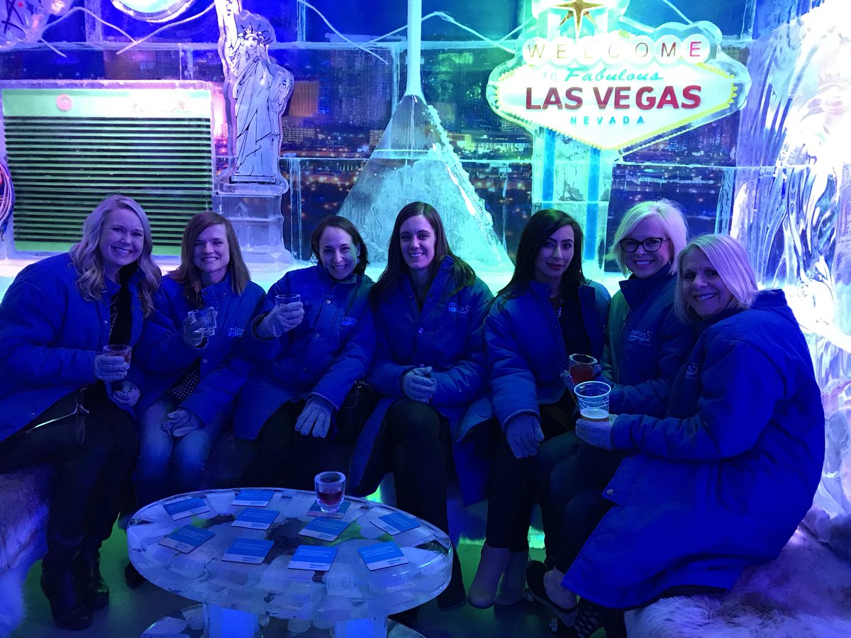 JCarter365's tweet photo. Chilin’ @ the WIN event! https://t.co/ploiaUkFwT