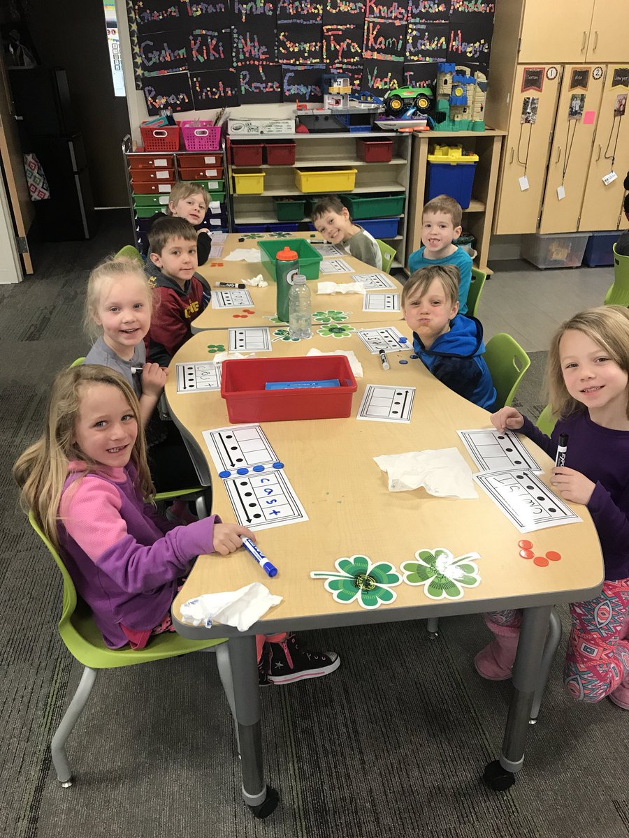 MissThomann1I's tweet photo. These kindergartners are rocking the closed vowel routine! #MorrisJays https://t.co/WbYDtugzdb