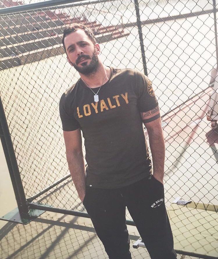 arducbrshaber's tweet photo. New Balance’ın Barış Arduç imzalı #BarışArduçXNewBalance koleksiyonunda; Saygı, Merhamet, Onur ve Sadakat kelimeleri dikkat çekiyor. 💙 #BarışArduç https://t.co/fXoE4XGPTD