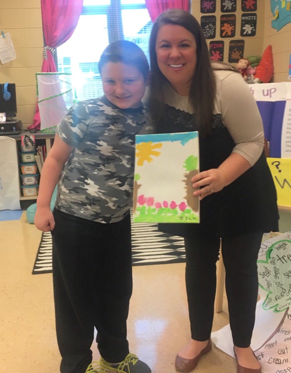 erikacarymason's tweet photo. It melts my heart when my students think of me outside of school! This little guy painted me a canvas! Such a sweet surprise! ❤️🍎#BuildingRelationships #FESMARCHMADNESS #iteachfirsties #ilovemyjob @FultondaleElem https://t.co/0HjfTvfnG3
