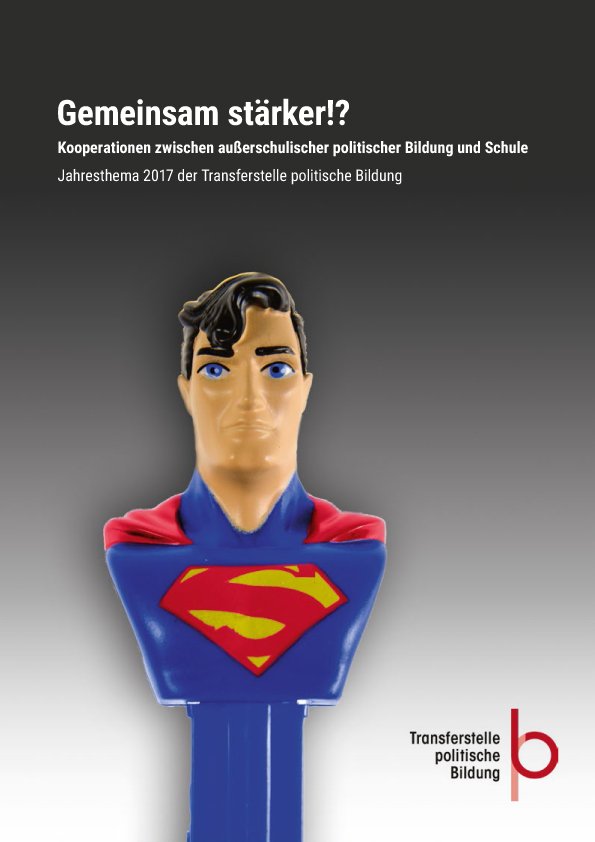 Transfer_pB's tweet photo. Die Jahresbroschüre 2017 „Gemeinsam stärker!? Kooperationen zwischen außerschulischer politischer Bildung und Schule“ der Transferstelle politische Bildung kann kostenlos bestellt oder heruntergeladen werden! #jtpb17 #kooperation #polbil #politischeBildung https://t.co/hh0OXM0LBl https://t.co/WIMwmSOF9g