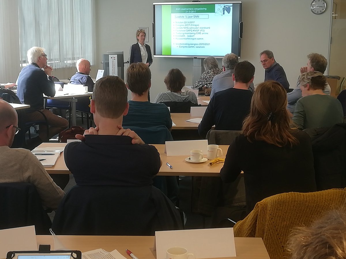 Start <a href="/schoudernetwerk/">SchouderNetwerken Nederland</a> deelnemersraad in @KNGF_Fysio Amersfoort door voorzitter Karin Herman, 35 deelnemers / 19 netwerken.