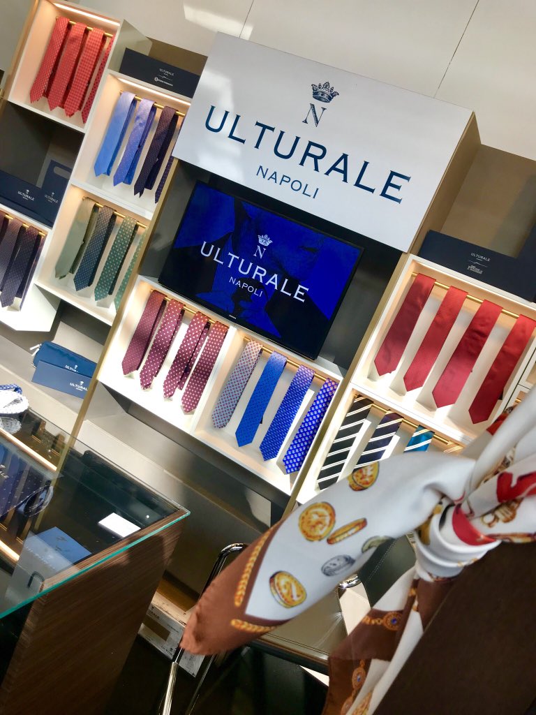 Frances67474766's tweet photo. Anche quest’anno l’eleganza non poteva mancare alla mostra convegno #PromotionExpo @ulturale_napoli https://t.co/5OzNCuUWD8