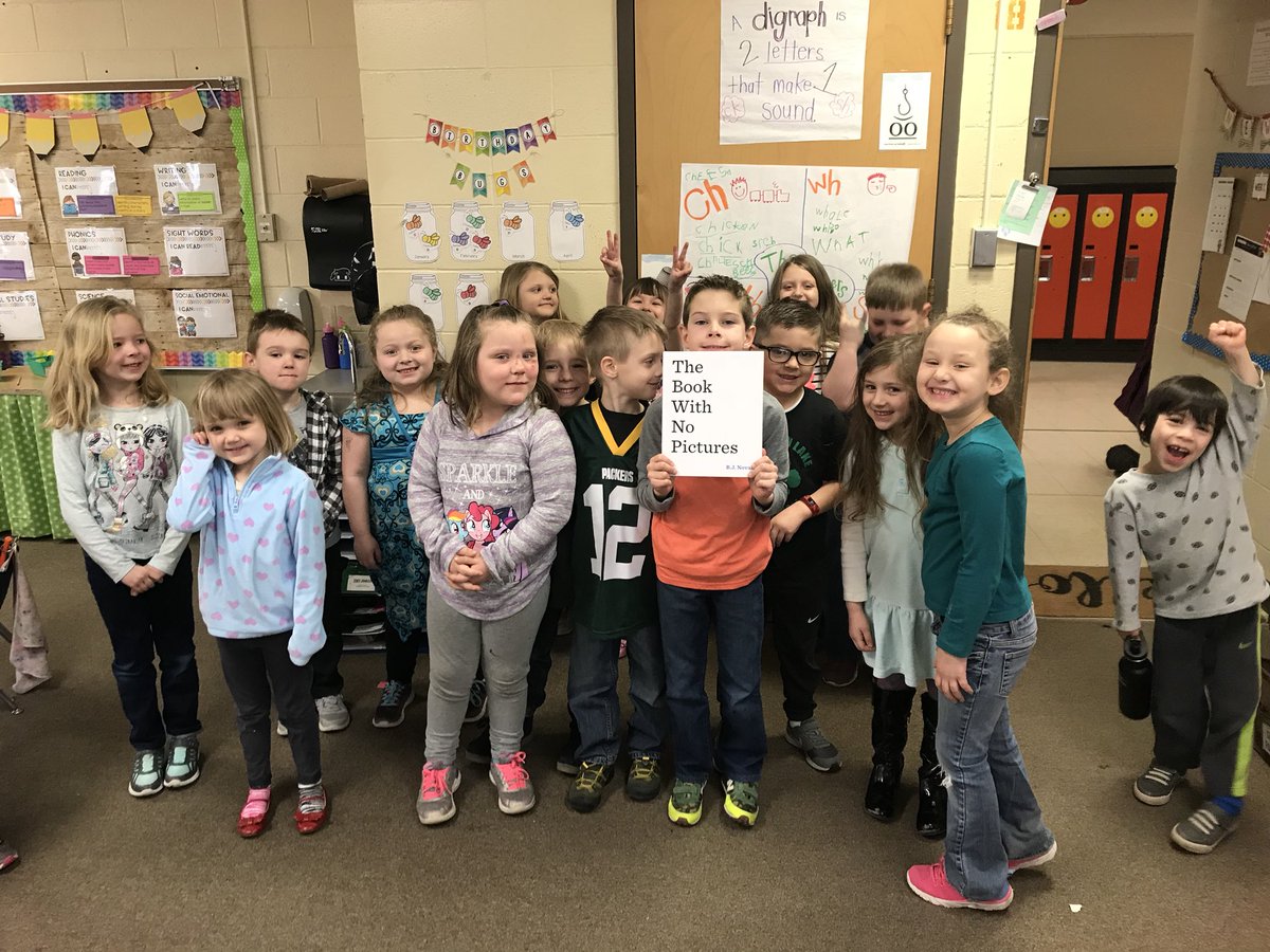 We cast our final vote for The Book With No Pictures! 🏀#TournamentOfBooks #hlcsgreatthings