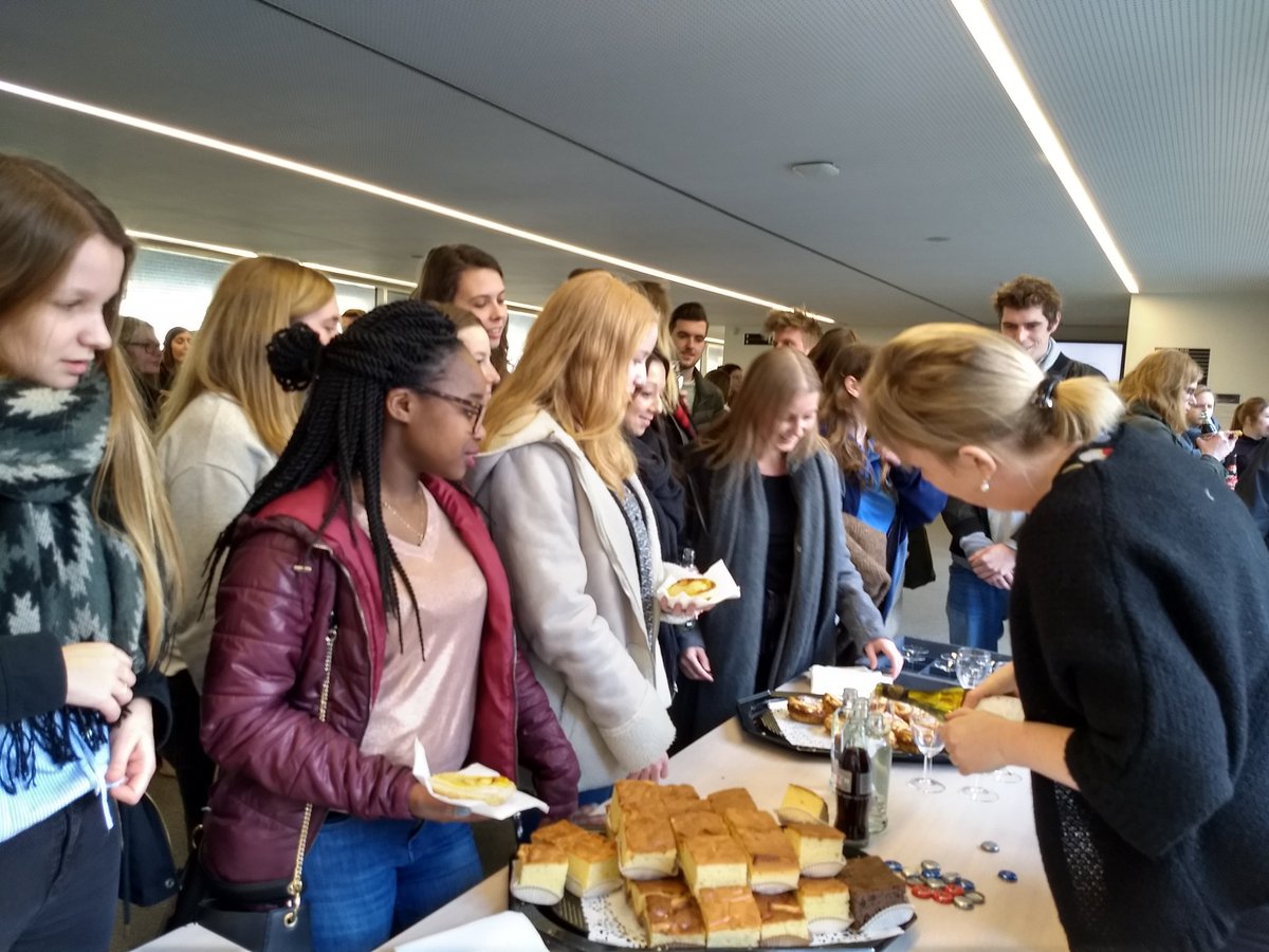 ArteveldeCOM's tweet image. Zes weken #praktijkcases: dat verdient een feestelijke afsluiter!