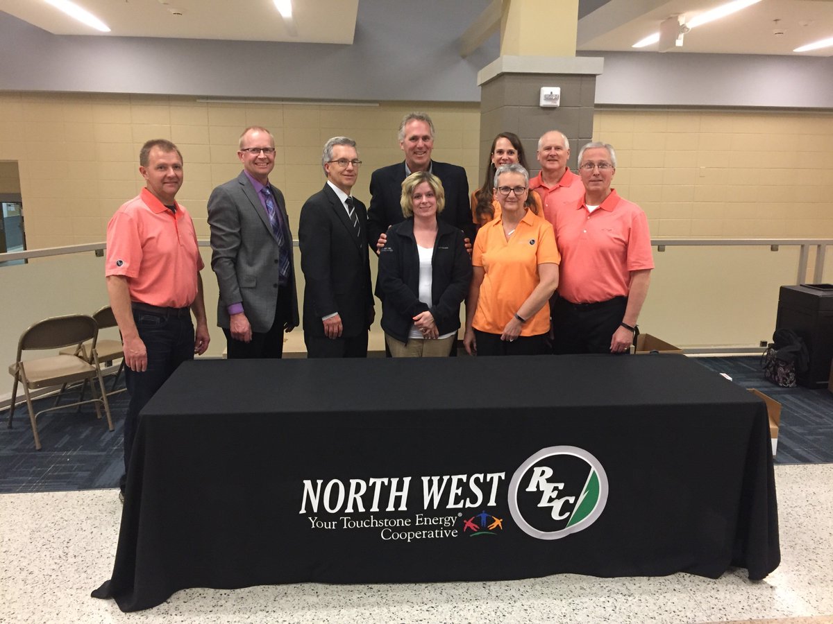 It was great having <a href="/ChuckLongIowa/">Chuck Long</a> as our special guest speaker at our Primghar &amp; Orange City Member District Meetings this week.  He shared some great stories and lessons learned from his outstanding playing career.  Thanks for spending two great evenings with us Chuck!