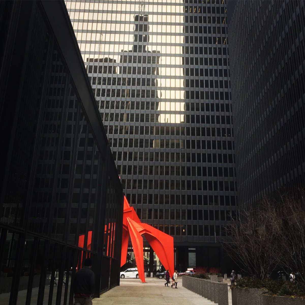 aurbanist's tweet photo. Iโm a sucker for a good #Calder crawling between buildings. #Chicago #FederalCenter https://t.co/tY6AqEWpGm