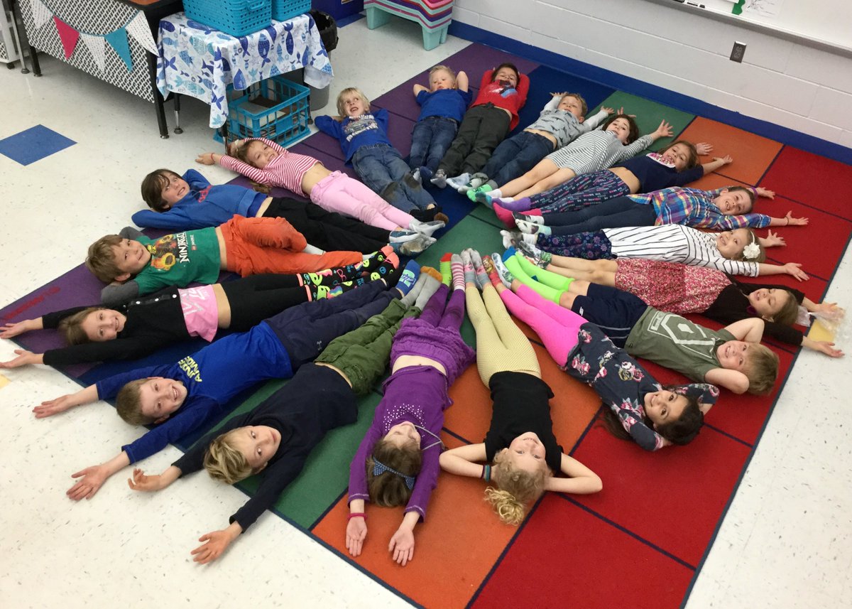 pwebster61's tweet photo. Rock Your Socks! Ogden students celebrate our differences on World Down Syndrome Day by wearing wacky socks. @NewHanoverCoSch @Ogdenpal https://t.co/rDCvSuH9PG