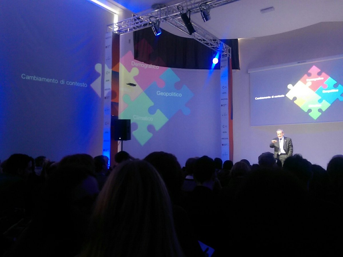 Analizzare il contesto, accogliere la complessità, accettare il cambiamento nelle nostre vite. Ritornare all'intelligenza euristica che ci ha guidati fin dalla Preistoria. È il consiglio finale di <a href="/veruggio/">Gianmarco Veruggio</a> #SfideIA <a href="/AgidGov/">AGID</a> #librobiancoIA #taskforceIA