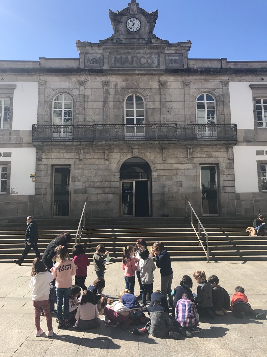 xuliaple's tweet photo. Vivenciando o espazo. Achegar a arquitectura aos peques de 5 anos @MARCOVigo3 https://t.co/eikxvJn3jD