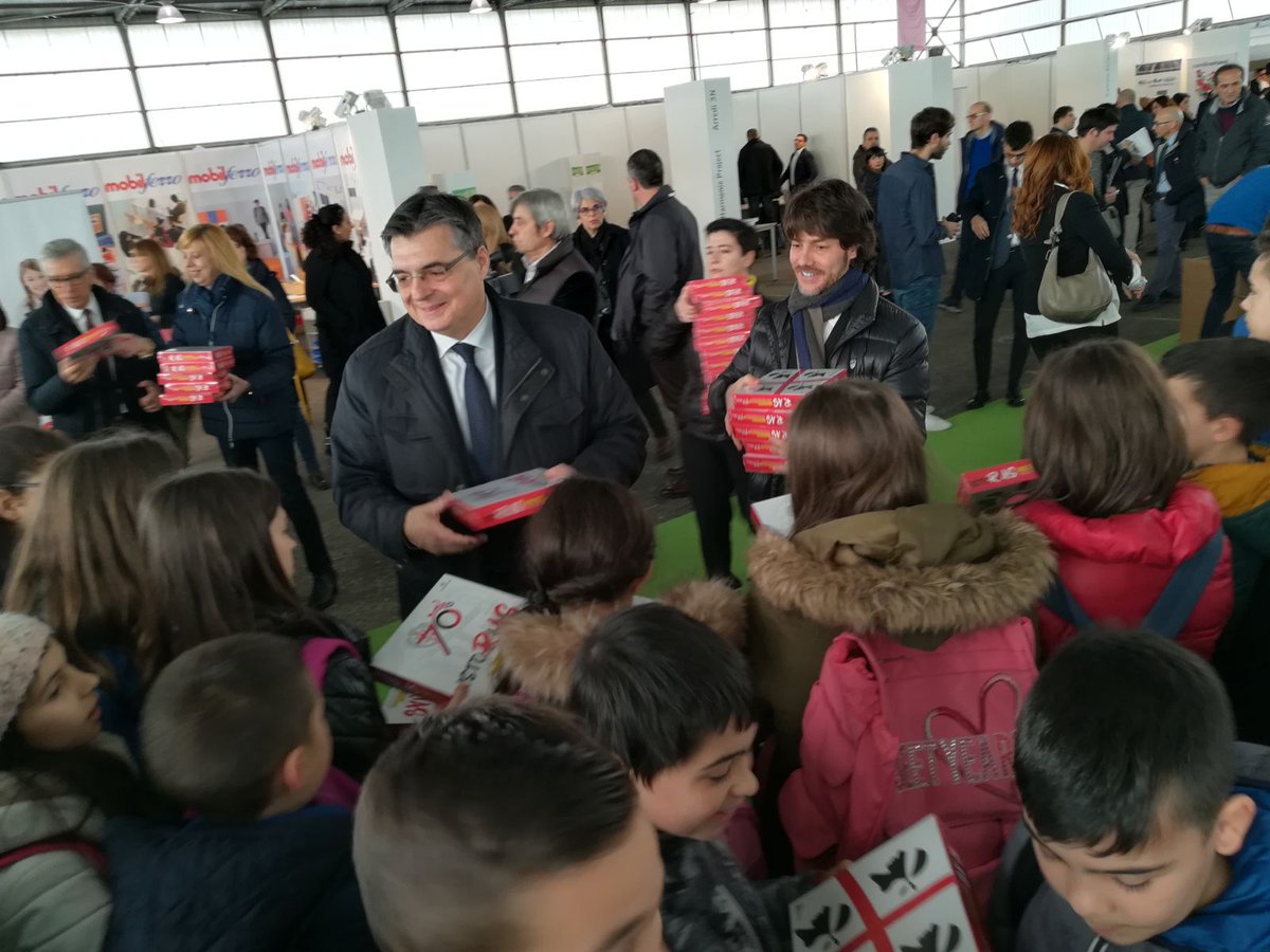 gfganau's tweet photo. Oggi alla fiera di #Cagliari aperta la due giorni su arredi e tecnologie innovative per la #scuola sarda. Un ulteriore passo avanti del progetto #iscol@ per una scuola più accogliente ed adatta ad una nuova e moderna didattica. #Sardegna https://t.co/kmtPVwJlFM