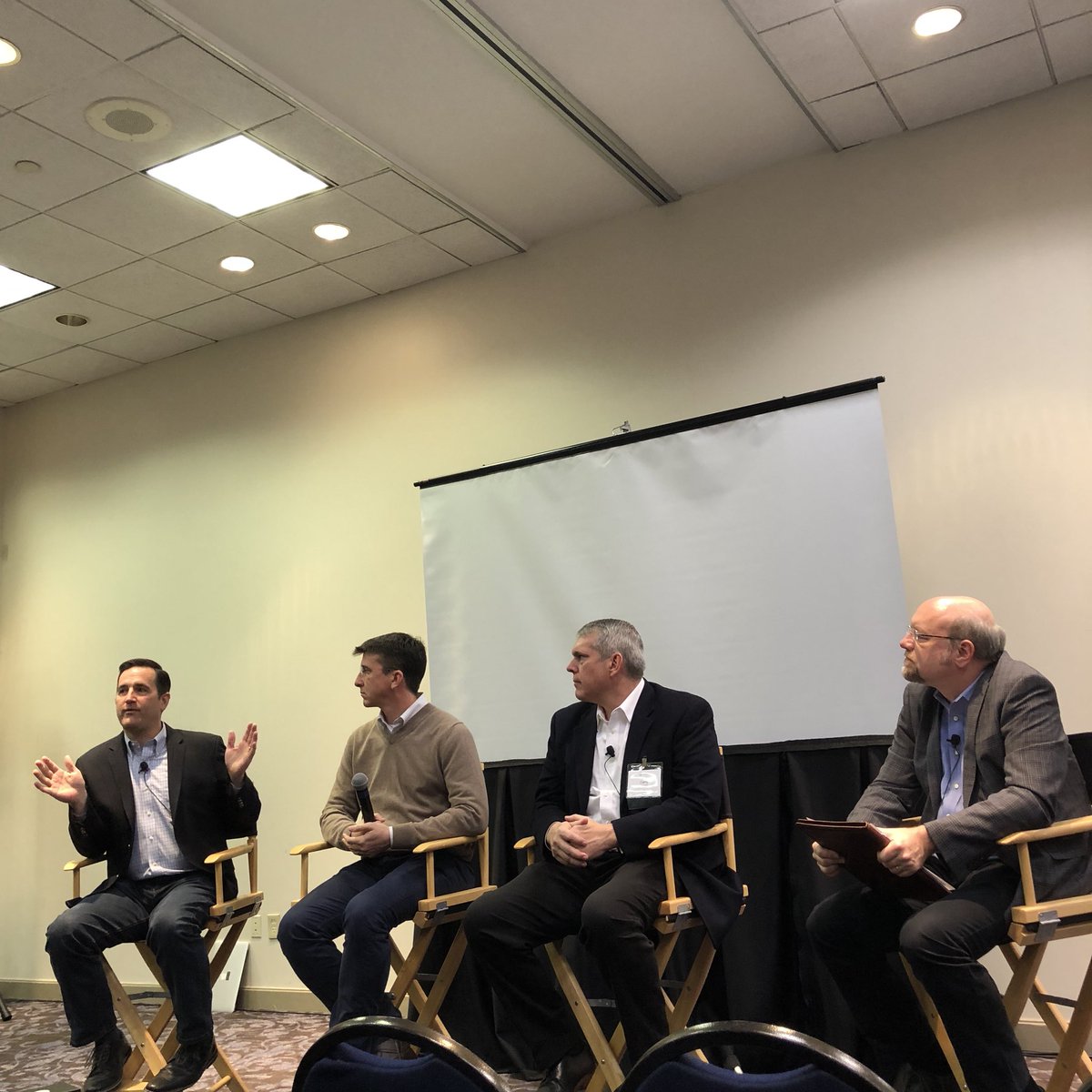 SocialEspionage's tweet photo. @TAGthink #TAGSummit #TAGSummit2018 #Blockchain #BitCoin https://t.co/txgMwlnlUs