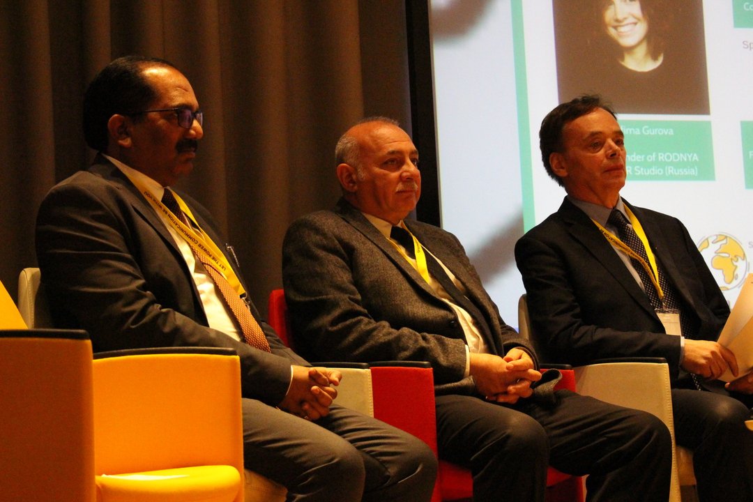 WorldCommForum's tweet photo. Is PR dead or will it live happily ever after?
Discussing in debates: PR is Dead! > Long live ...?

#wcfdavos #wcfglobal2018 #geneva #communication  #communicationoffuture #furure #pr https://t.co/vUThayXB21