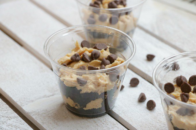 veggingshore's tweet photo. #ad Spring just got sweeter with these Chocolate Peanut Butter Mousse Pie cups.  Pick up some @NestleTollHouse morsels! #Springjustgotsweeter #dessert 

CLICK here to learn more -->https://t.co/99c1s8Bih7 https://t.co/1hOnKPS21u