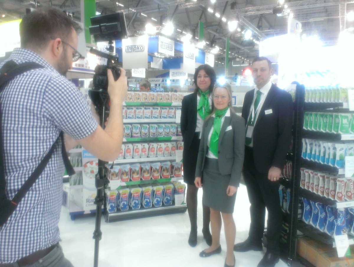 PackEuropeEli's tweet image. Filming at #Ecolean stand at #AnugaFoodTec2018: Finding out about sustainable machine and packaging solutions.