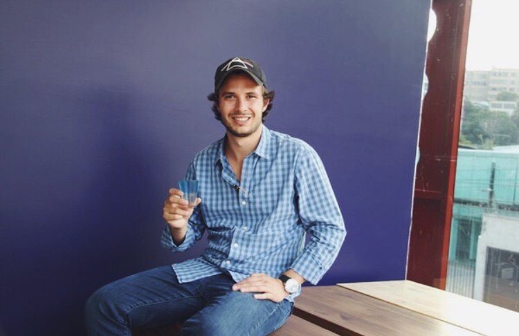 seed_sv's tweet photo. “Todos somos emprendedores, ese es parte de nuestro motor en Seed. Creemos que un emprendedor es la gente que se levanta todas las mañanas y que busca solucionar problemas de manera creativa.” — @fermoranes, co fundador de @seed_sv. https://t.co/AI42mOKZRr