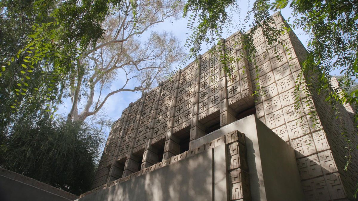 tvoadotnet's tweet image. "The architect’s brilliant if forbidding Southern California houses, the most important of which were designed in a burst of creative energy during the first few months of 1923, remain mysterious."
zurl.co/OgW90