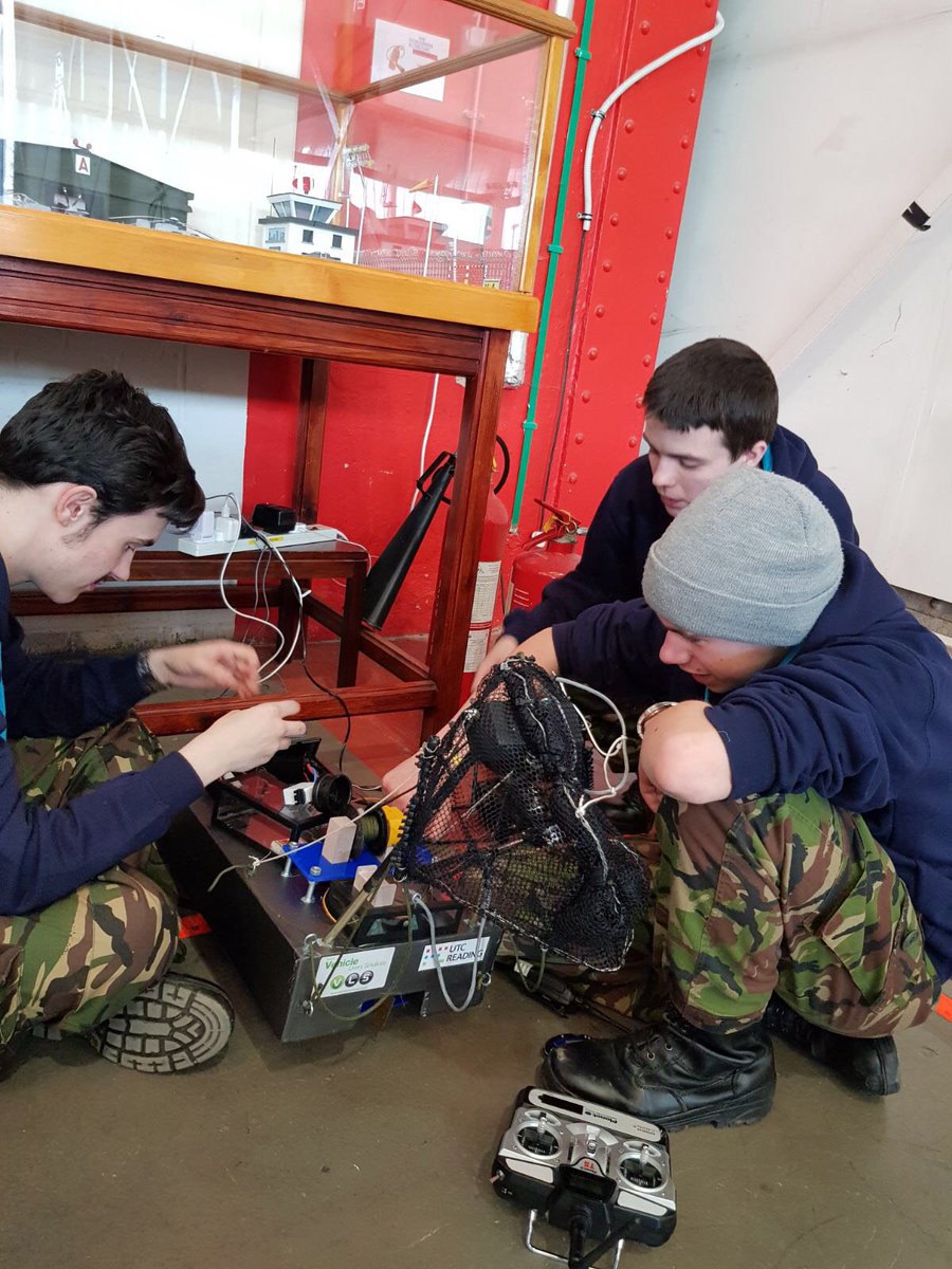 UTCReading's tweet photo. We are at the Royal Navy Engineering Challenge at HMS Sultan today! Here are some pics of the team in action! @UTColleges, @STEMLearningUK #UTCChallenge #RNEC18 #YOE18 #InspireAnEngineer https://t.co/AX6HFT9SDH