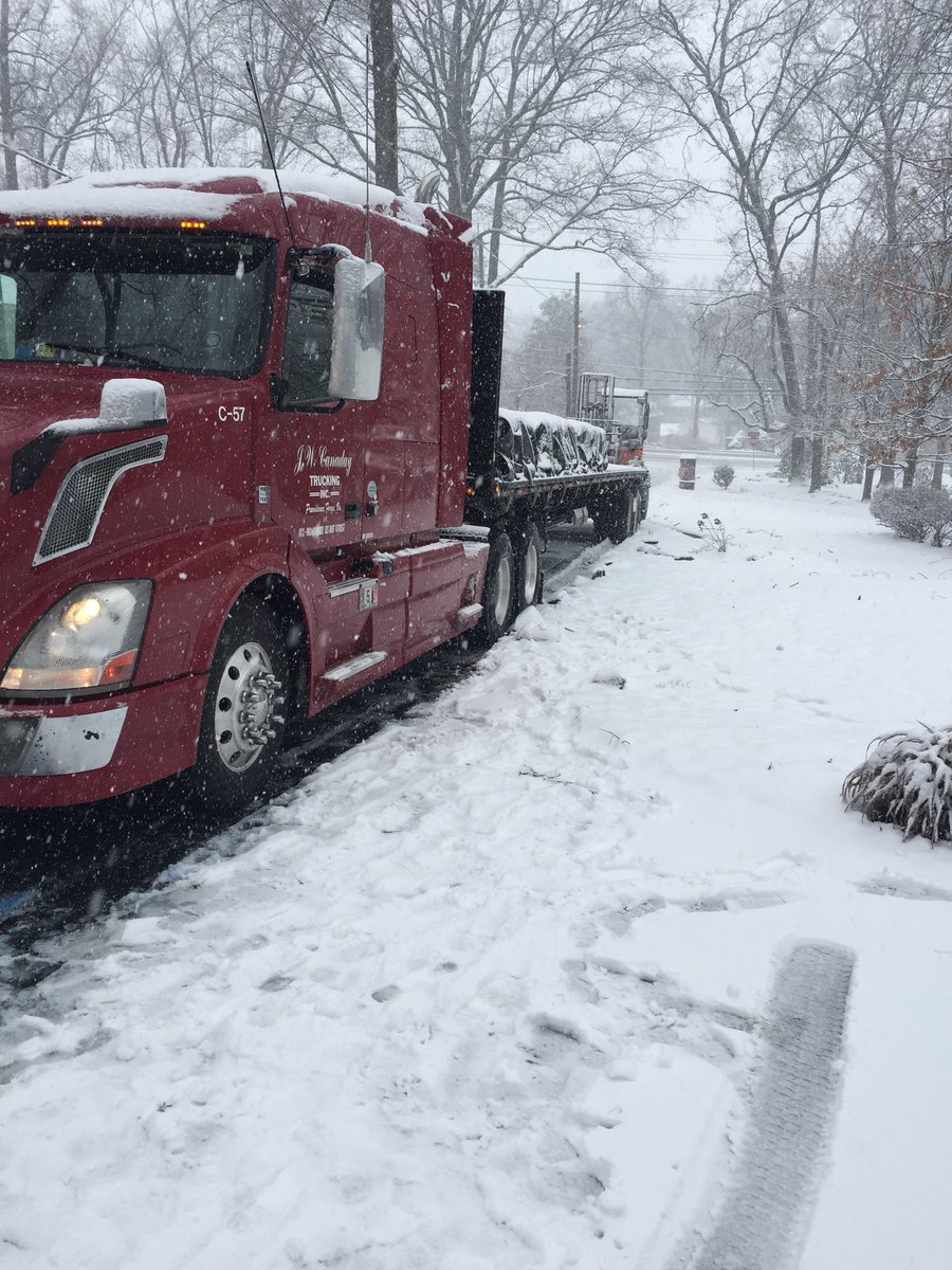 ManorCCGMC's tweet image. Busy morning for the crew. Shoveling round snow and got a truck unstuck!! #seconddayofspring