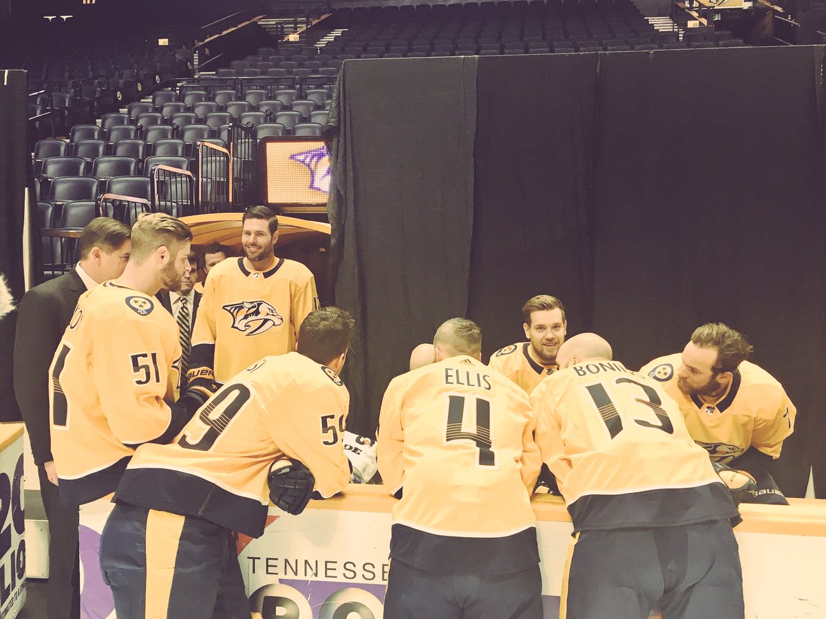 Talking strategy with Devin. #Preds https://t.co/4T0r7Vvdeb