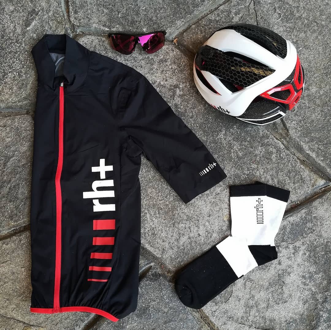FLY_Holidays's tweet photo. #SpringTime! What is your favorite outfit of @Thelookofsport? ๐ด๐ป๐ผ
-
#cycleunit #flycyclingholidays #cyclingwear #cyclinghelmet #cyclingjersey #cyclingpartner #lambohelmet #lambo https://t.co/ETDvEiFbvo