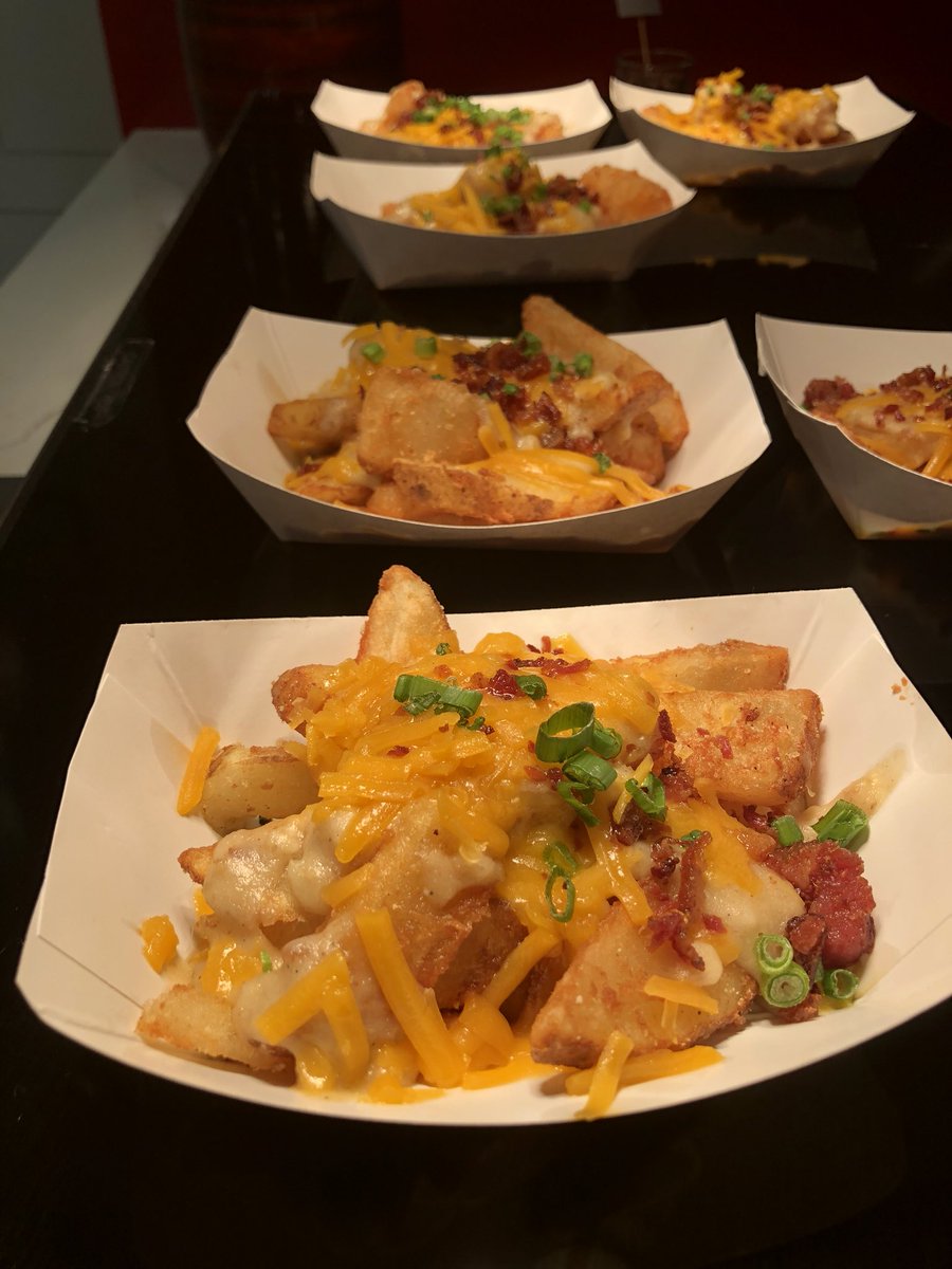 Cincinnati Reds On Twitter You Can T Goetta Nuff Pick Fries Or Tots For Your Fry Box Or Try A Beefed Up Goetta Burger Between Two Pretzel Buns Gabpeats Https T Co 0bdbypliyg