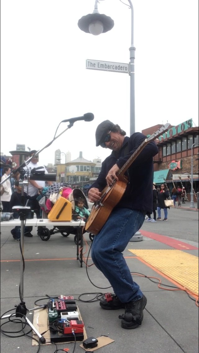Keith_Garriott's tweet photo. #SanFrancisco #LiveMultiLooping #Musician #KEITHGARRIOTT: THE #ACOUSTICALLYCOOL performs some #Solo #Acoustic #GuitarPlayer #Showmanship on his #Harmony #Archtop #Guitar for the onlooking visitors of #FishermansWharf on a cool Springtime afternoon. https://t.co/zDVQO6adfW