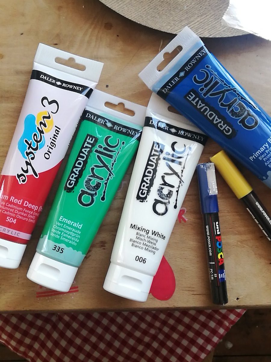 MeufsdeSevres's tweet photo. New stuff are coming!!! #paint #acrylic #colours #posca https://t.co/UJZSeXFa6H