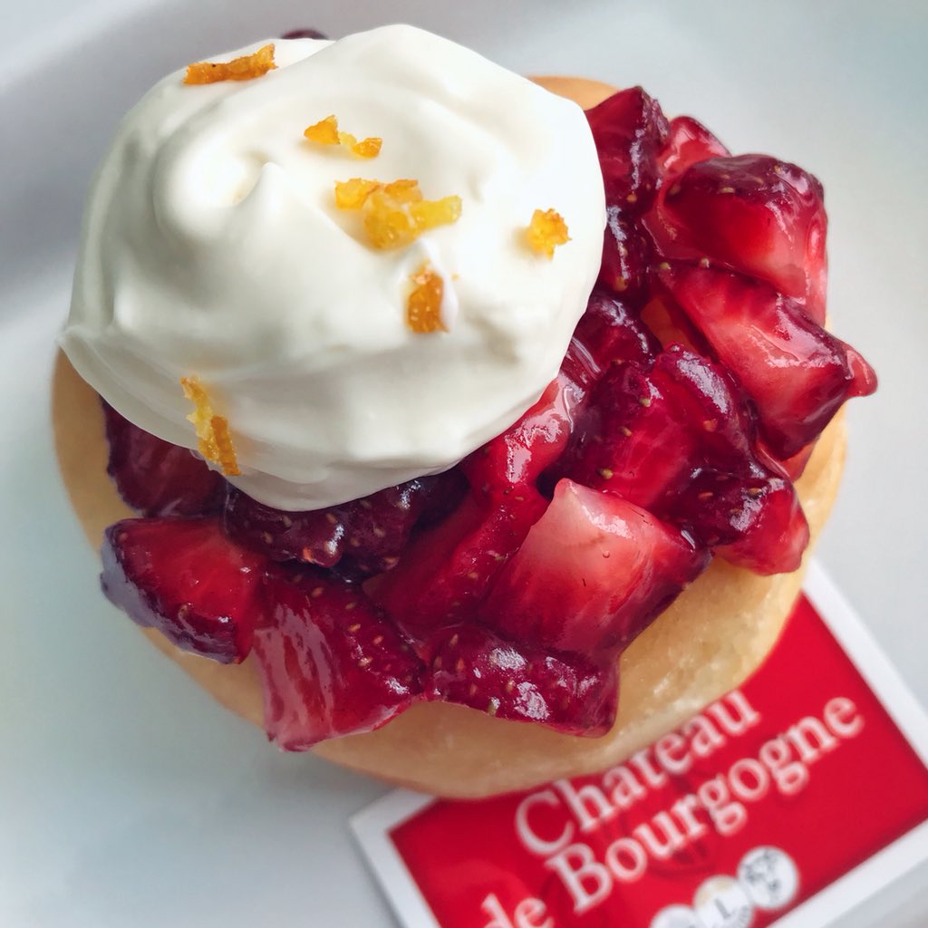 CookieLadyYQR's tweet photo. See you at 10 am Saturday @TakeawayYQR with this exclusive Chateau de Bourgogne & strawberry donut!
🍩🧀🍓
@cuppatteas will be joining us with hot coffee/tea by the cup.
Details: https://t.co/70aKa4RnQc
#YQR #DonutDivision #shopthevillage https://t.co/WovQPzx3EZ