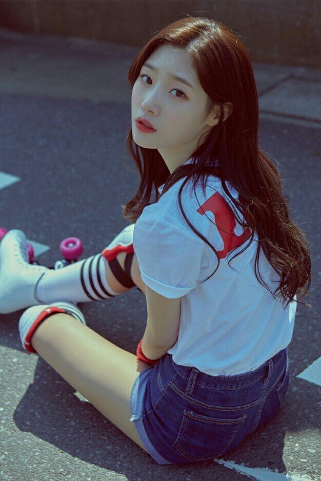 TAGsRP's tweet photo. 1. (Chaeyeon) krit: sengklek, bisa d jadiin temen curcol, perhatian+baik, rated juga boleh. Bias: wonho, shownu, minhyun wanna one, jackson got7,pcy #TWGL https://t.co/sZXKe1v3Dm