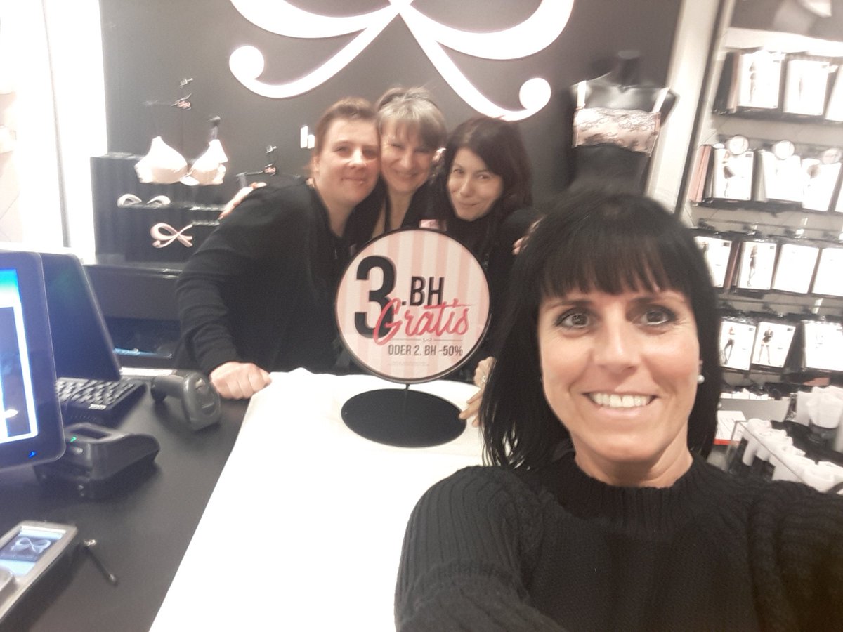 Super Stimmung in den Gropius Passagen 🎀
#hkmacademy
#ilovemyjob