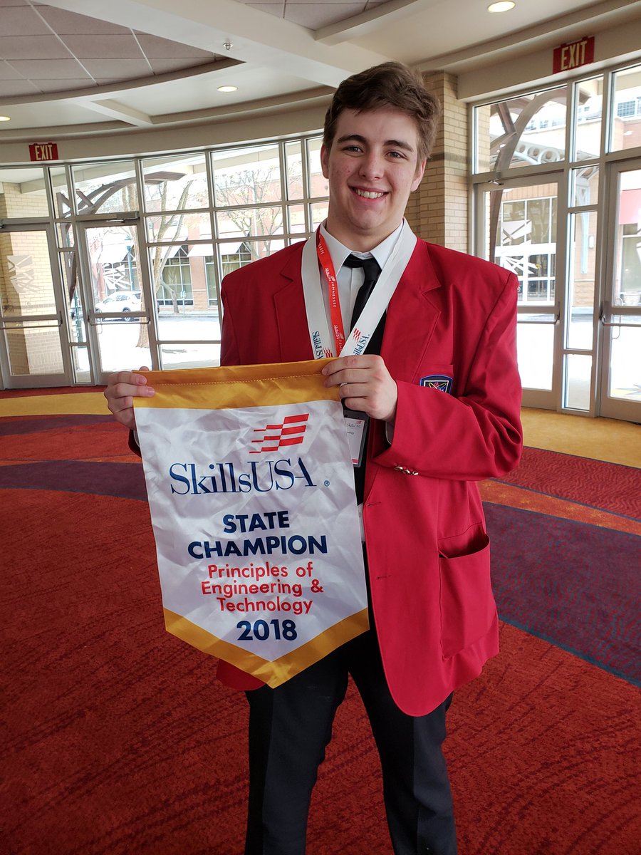 Siegel_Mech's tweet photo. Congrats Kolton! 1st place Principles of engineering &amp; technology! 1st time competing in TNSkillsUSA! @SiegelHighStars @creasyl_shsprin @RuCoCTE https://t.co/qGQjT6udi7