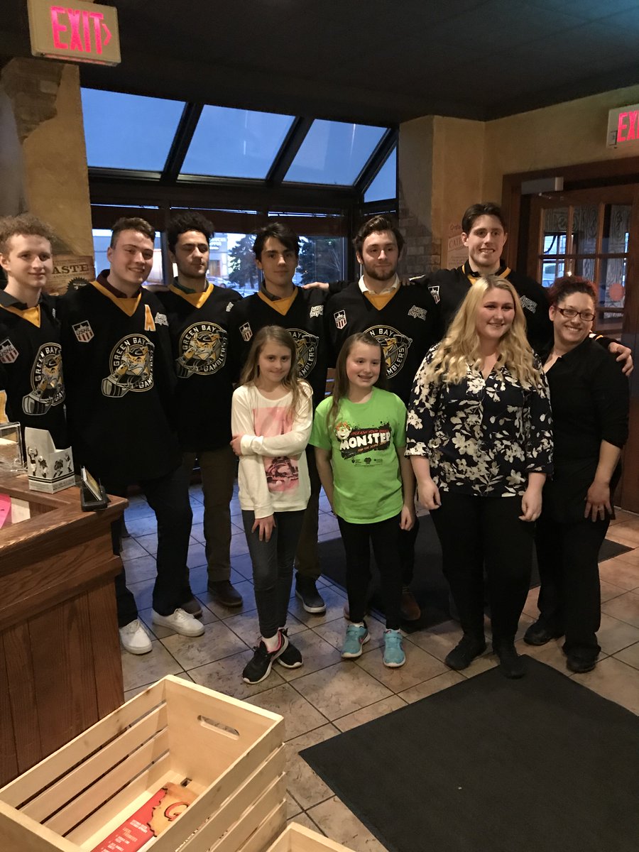 GamblersHockey's tweet photo. #ThankYou to @Go2Grazies for a great night last night! #GoGamblers https://t.co/wtsqIPMWeG