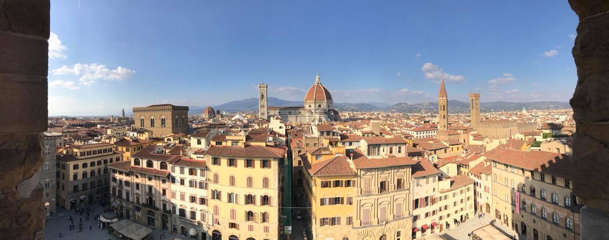 musefirenze's tweet photo. Oggi portiamo a scoprire Palazzo Vecchio i blogger ospitati da @destinationflo in occasione dell’evento #fup2018. Una breve sosta dal Sindaco @DarioNardella per conoscere alcune curiosità sulla storia della città e poi via fino in cima alla Torre di Arnolfo. #MUSEfirenze #firenze https://t.co/4uu4ATThgA