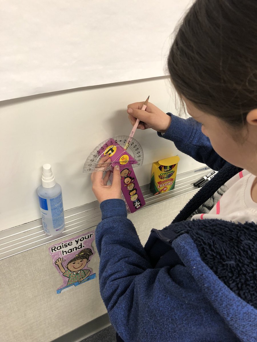 mr_lapiad's tweet image. 4th grade mathematicians having fun measuring angles around the room with a protractor. #RioLindo #Keeplearningfun