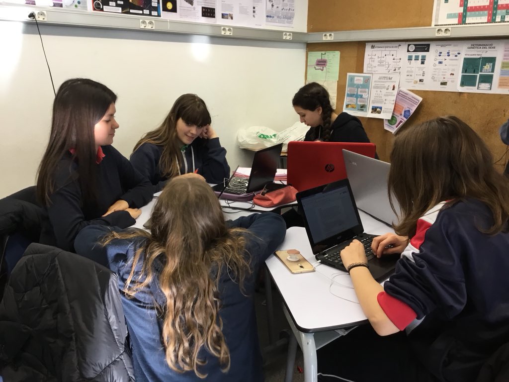 standreu's tweet photo. #projecterecerca Aprenentatge actiu, creativitat, investigació i treball en equip. Alumnes 4t ESO https://t.co/7K2E7Ekatw