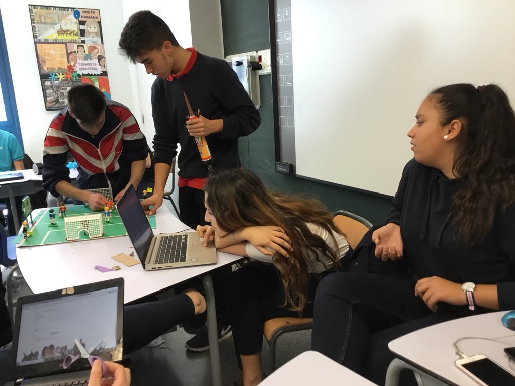 standreu's tweet photo. #projecterecerca Aprenentatge actiu, creativitat, investigació i treball en equip. Alumnes 4t ESO https://t.co/7K2E7Ekatw