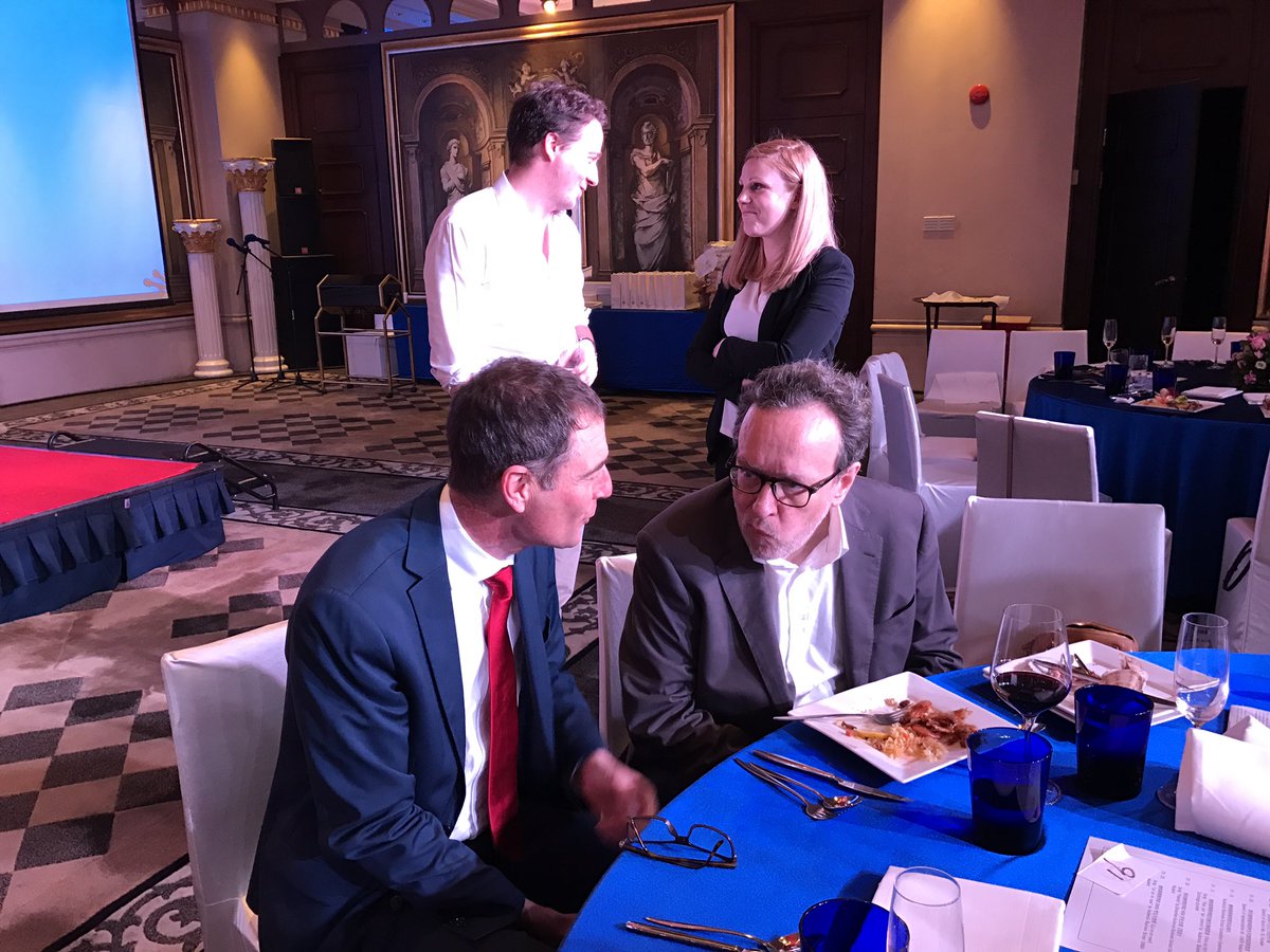 FrankDormont's tweet photo. Merci @O_Rollot @LeMondeEduc @HEADwayAdvisory for his Quick coming to meet our @audenciaalumni @Audencia_EMBA17 @audencia grande École and discovering #SABS @ShenzhenU https://t.co/tDg7d5euj8