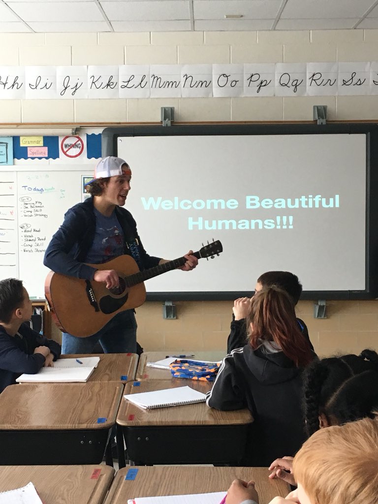 asang214's tweet image. 4th Graders dreaming big with @Joe_Beckman. #failon #growthmindset #mississippiotters #AHSchools