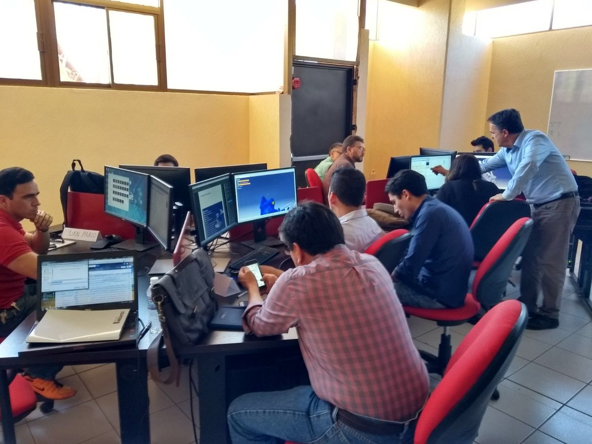 JulienZins57's tweet image. Our @DITEX_UL Design Expert finishes his 2nd week of training in #CATIA in Hermosillo @ITHVENADOS Thanks to #Prosoft @Grupo_Mediatec