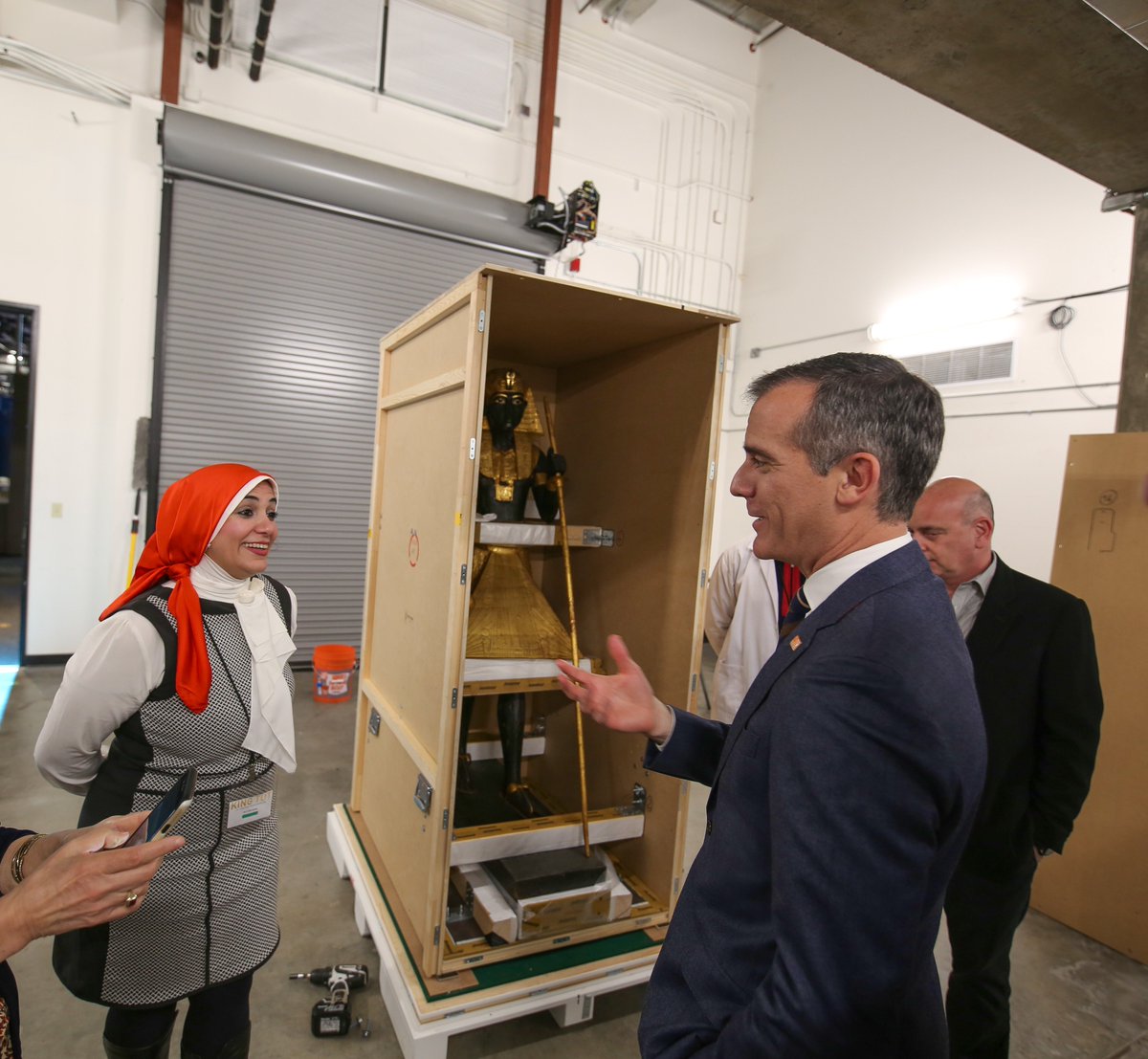 MayorOfLA's tweet image. This is the last time artifacts from King Tut’s tomb will leave Egypt. Thank you to the people of Egypt and our sister city, Giza, for sharing their national treasures with L.A. as part of the #KingTutTour!