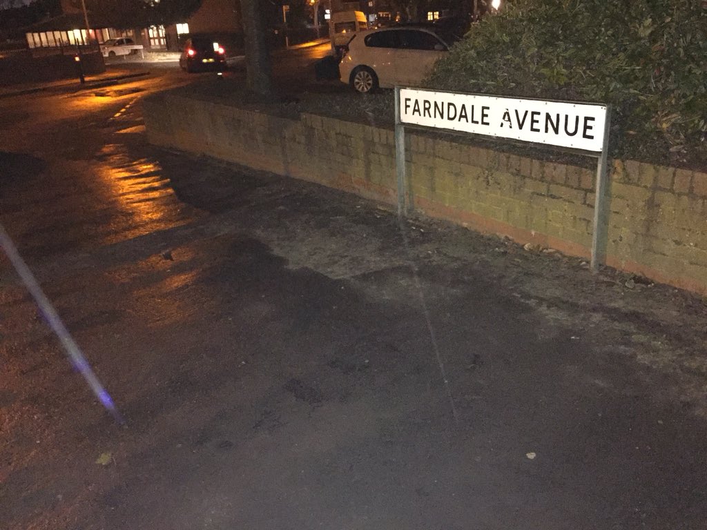 LowHillWMP's tweet photo. Officers are assisting with additional patrols in #Whitmore #Reans #Wolverhampton this evening @StPetersWMP #High #Visibility #Patrols #OneTeam 👮🏾♂️👮🏼♂️👍 https://t.co/yYslQVmig7