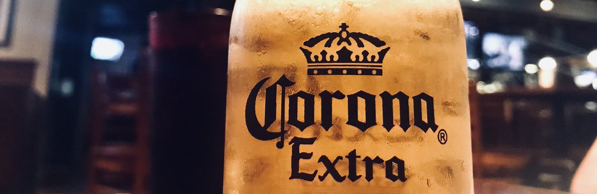 Jesssampley's tweet image. #Corona This has always been one of my favorite beers, you can’t see it but of course there’s a lime in there. #beer coronaextra #sc #deliciousdrinks
