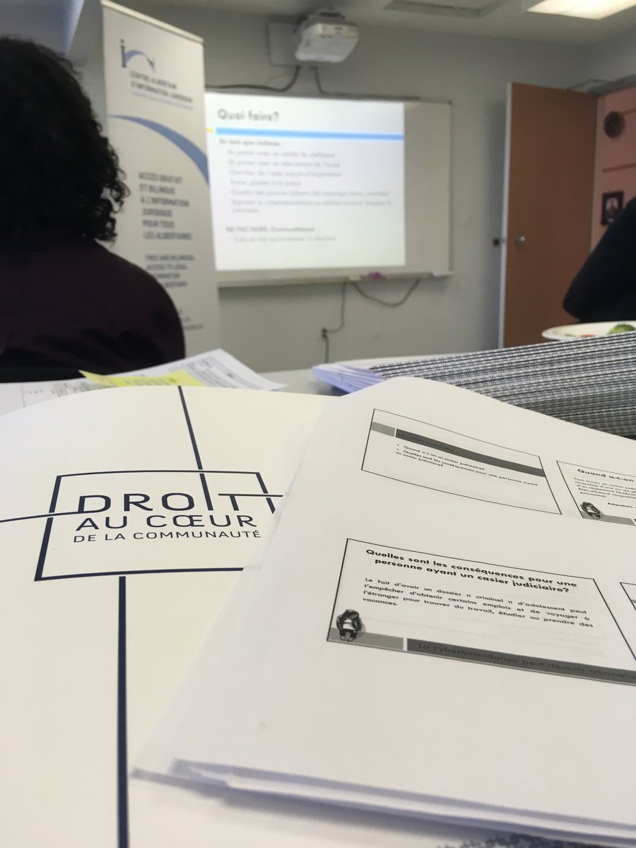 ARLOAlberta's tweet photo. Et une autre tournée de l’Autobus de la justice a lieu! Cette fois-ci, c’est l’école Sans-Frontières de Lloydminster qui accueille un atelier juridique sur la cyberintimidation. Un grand merci à M. Jean-Jacques Beauchamp pour la présentation fort intéressante! @ajefa @UAlbertaLaw https://t.co/yODn5Jmm0q