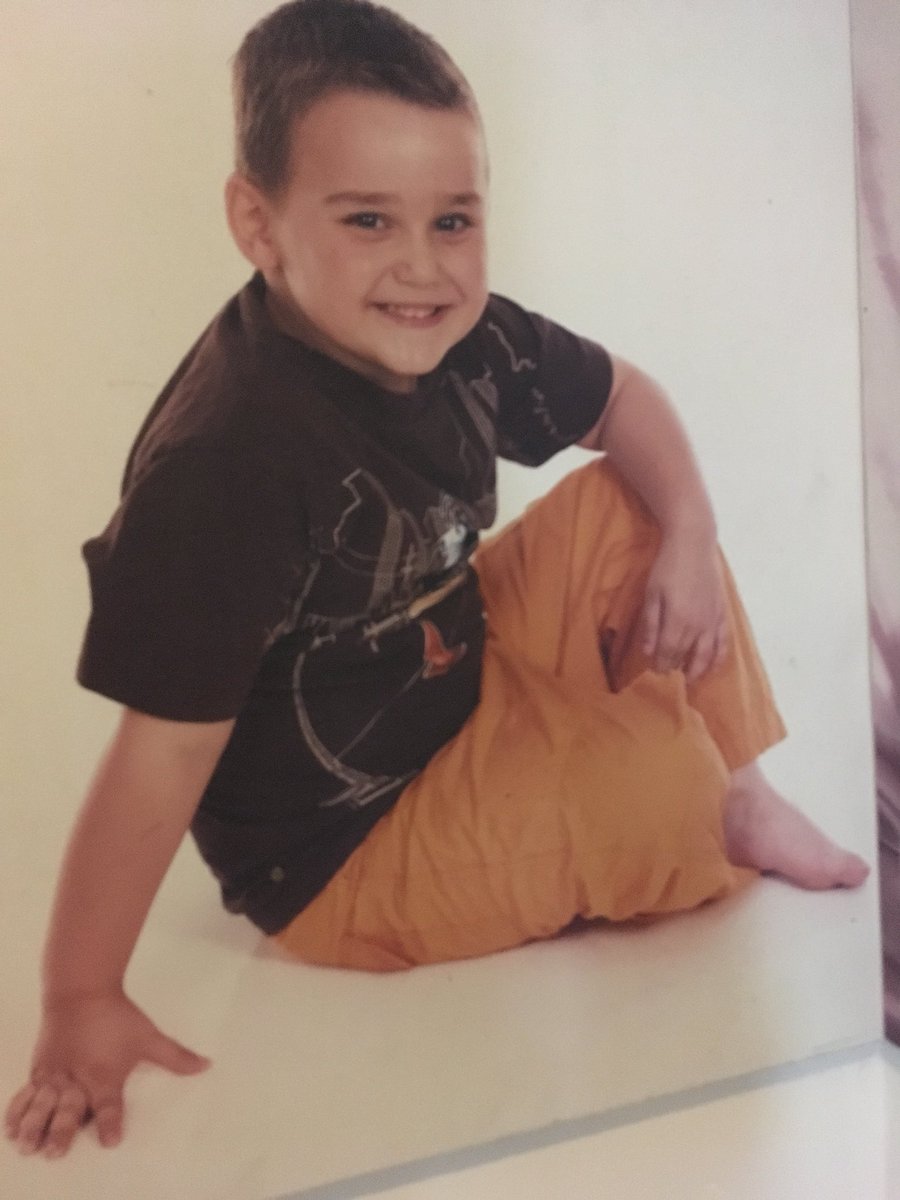_____LB______'s tweet photo. Gone from fancied every girl in year 4 to the town mechanic/abortionist from borat #2007to2018 https://t.co/aI03Ai4v7X