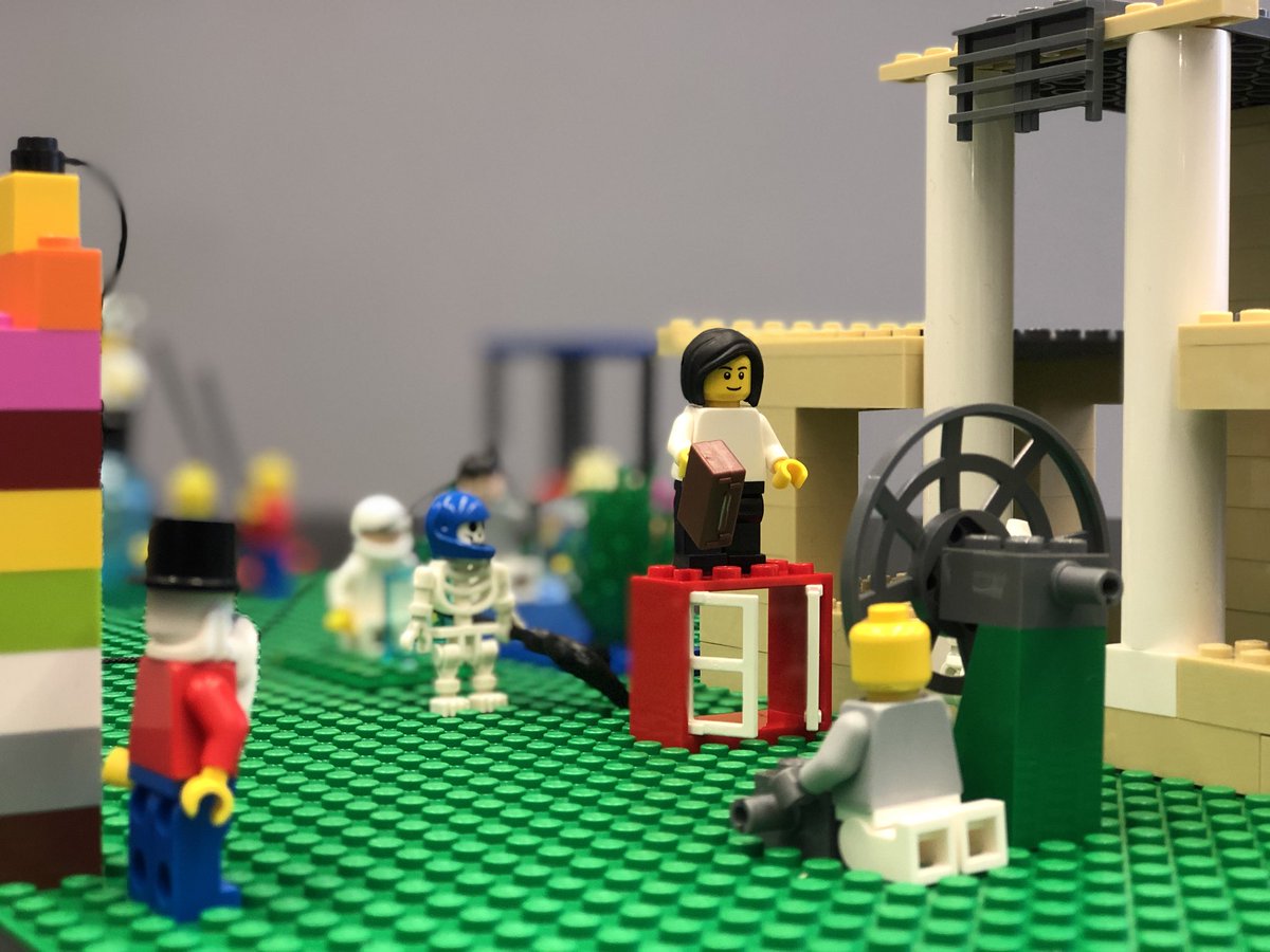 .<a href="/LEGO_Group/">LEGO</a> im Job definitiv eine Option um Lösungen zu finden! #NewWork  #LegoSeriousPlay #facilitation #VisualThinking 

energie-vernetzen.de/best-practice/…