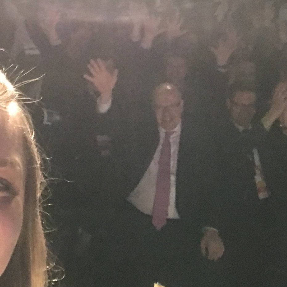 Nach US-Reise klasse #dehubpitchnight 👍 Morgen früh BM <a href="/peteraltmaier/">Peter Altmaier</a> ganz früh zu Gast im @ardmoma ☕ Jetlag? Gibt's nicht! #KraftzentrumBMWi