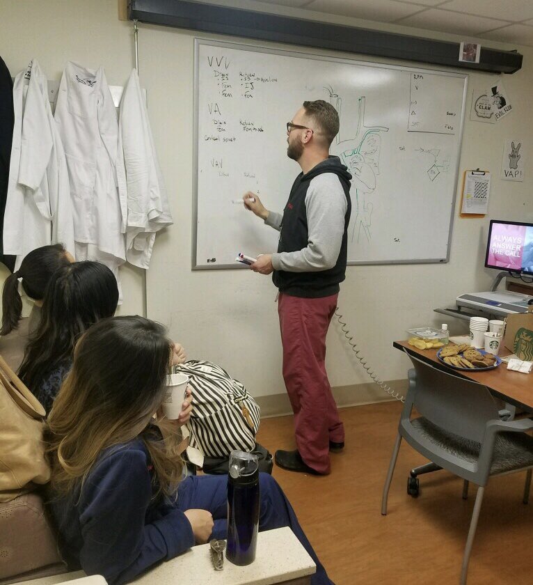 Beating the snowy weather with some coffee, cookies, and ECMO configurations- thanks to our NP Paul, who is always so happy to share his knowledge #learningneverstops @WinsomeOverstr2 <a href="/PatrickRCNS/">Patrick R.</a> @QualityRN_NYP